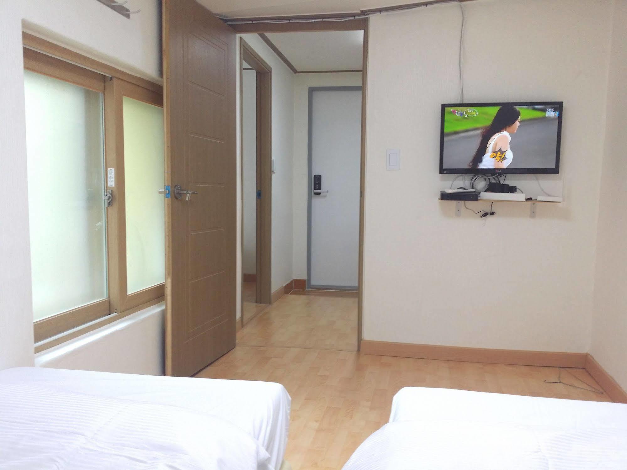 Myeongdong Guesthouse Seoul Exterior photo