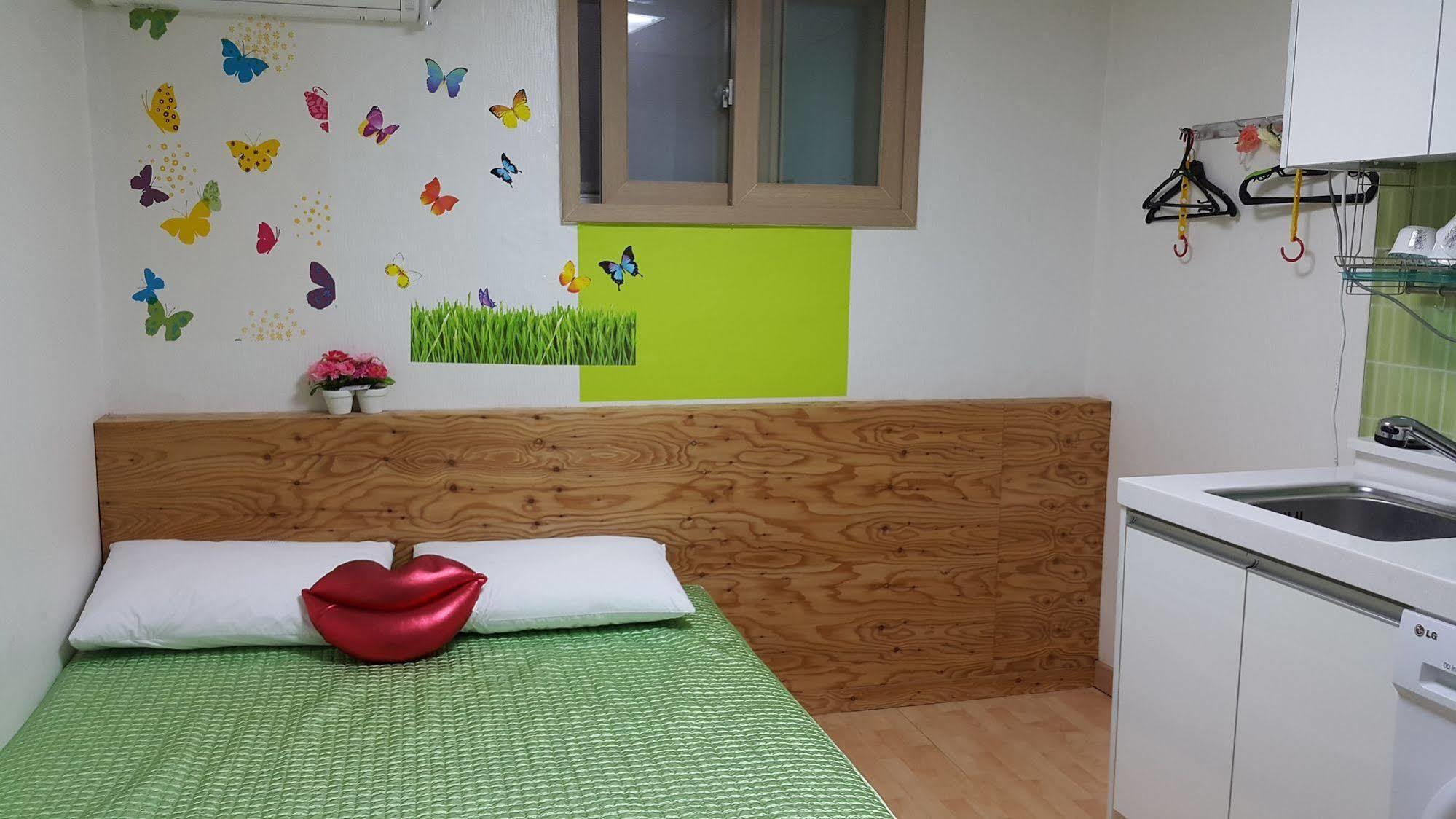 Myeongdong Guesthouse Seoul Exterior photo